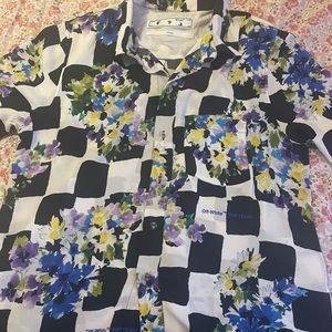 Off white shirt size small but it is a loose fit
